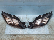 Laden Sie das Bild in den Galerie-Viewer, Frontscheinwerfer Ford Kuga LV4B-13E015-FC LV4B-13E014-FB Rechts oder Links SCH3469123745eg