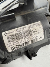 Load image into Gallery viewer, Frontscheinwerfer Renault Megane III 260100923R Rechts Scheinwerfer Headlight SCH7368968067ls