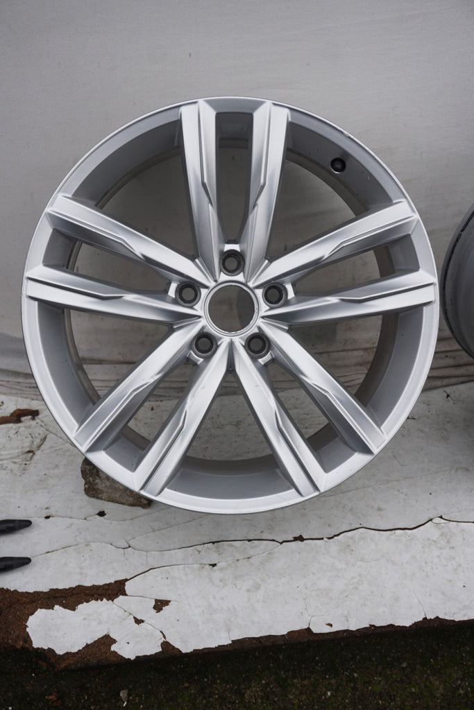1x Alufelge 18 Zoll 8.0" 5x112 44ET 3G0601025K VW Rim Wheel FEL3178461814mp