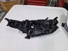 Load image into Gallery viewer, Frontscheinwerfer Toyota Yaris Full LED Ein Stück (Rechts oder Links) Headlight SCH1040969436gk