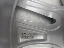 Load image into Gallery viewer, 1x Alufelge 15 Zoll 6.0" 5x100 45ET Glanz Silber 42611K0030 Toyota Yaris FEL6574830650uf