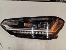 Laden Sie das Bild in den Galerie-Viewer, Frontscheinwerfer VW Touran 5TB941081 LED Links Scheinwerfer Headlight