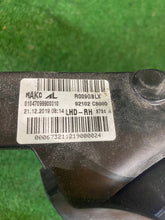 Load image into Gallery viewer, Frontscheinwerfer Hyundai I20 II 92102C8000 Rechts Scheinwerfer Headlight