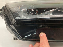 Laden Sie das Bild in den Galerie-Viewer, Frontscheinwerfer Skoda Octavia IV 5E4941016A Rechts Scheinwerfer Headlight SCH1890821186ut