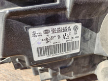 Load image into Gallery viewer, Frontscheinwerfer VW Caddy IV 2K1941031A Xenon Ein Stück (Rechts oder Links) SCH9739793193wi