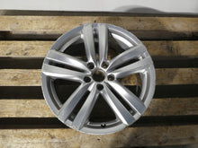 Laden Sie das Bild in den Galerie-Viewer, 1x Alufelge 18 Zoll 8.0" 5x112 44ET 3AA601025H- VW Rim Wheel FEL9605081863xk