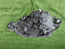 Laden Sie das Bild in den Galerie-Viewer, Frontscheinwerfer BMW 3 F30 F31 Rechts Scheinwerfer Headlight SCH7799084770ti