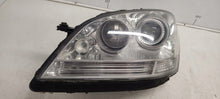 Laden Sie das Bild in den Galerie-Viewer, Frontscheinwerfer Mercedes-Benz W164 Links Scheinwerfer Headlight SCH1690329631mo