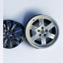 Load image into Gallery viewer, 1x Alufelge 17 Zoll 7.5&quot; 5x112 28ET Glanz Silber 8T0601025 Audi Rim Wheel