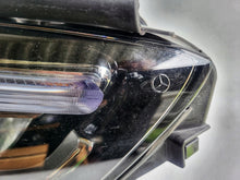 Laden Sie das Bild in den Galerie-Viewer, Frontscheinwerfer Mercedes-Benz Gla H247 A2479066401 LED Rechts Headlight SCH7895520704af