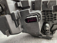 Laden Sie das Bild in den Galerie-Viewer, Frontscheinwerfer Renault I 260606388 LED Links Scheinwerfer Headlight SCH6192006298yr