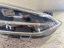 Laden Sie das Bild in den Galerie-Viewer, Frontscheinwerfer Ford Focus JC7B-13E014-AR LED Rechts Scheinwerfer Headlight SCH7048605515lm