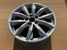 Load image into Gallery viewer, 1x Alufelge 17 Zoll 7.0&quot; 5x112 34ET 80A601025J Audi Q2 Rim Wheel