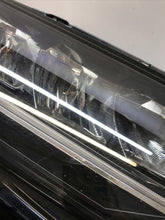 Laden Sie das Bild in den Galerie-Viewer, Frontscheinwerfer Skoda Karoq 57B941010 Full LED Rechts Scheinwerfer Headlight SCH1822469576nz