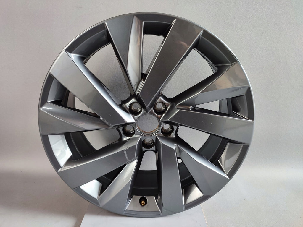 1x Alufelge 18 Zoll 7.0" 5x100 39ET Glanz Silber 2GM601025B VW T Cross T-Cross