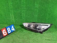Laden Sie das Bild in den Galerie-Viewer, Frontscheinwerfer Hyundai I30 III CSC24167 Links Scheinwerfer Headlight SCH1174715565iw
