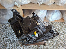Laden Sie das Bild in den Galerie-Viewer, Frontscheinwerfer Mercedes-Benz W213 Full LED Links Scheinwerfer Headlight SCH1678812033bs