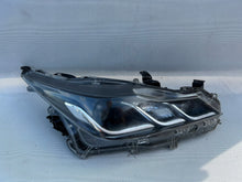 Laden Sie das Bild in den Galerie-Viewer, Frontscheinwerfer Toyota Corolla 8111002T30-00 Rechts Scheinwerfer Headlight SCH8431139362ic