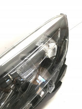 Laden Sie das Bild in den Galerie-Viewer, Frontscheinwerfer Renault Captur I 260607817R Links Scheinwerfer Headlight SCH6396481050vh