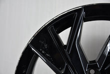 Laden Sie das Bild in den Galerie-Viewer, 1x Alufelge 17 Zoll 7.5" 5x108 44ET Glanz Schwarz 9843281580 Opel Astra L FEL3357650706qy