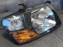 Load image into Gallery viewer, Frontscheinwerfer Mitsubishi Pajero I 100-87507 Rechts Scheinwerfer Headlight SCH8835279361sd