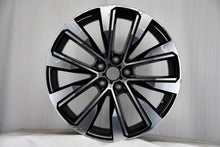Laden Sie das Bild in den Galerie-Viewer, 1x Alufelge 19 Zoll 7.0" 5x114.3 32ET Glanz 403004873R Renault Rim Wheel FEL9822967134sa