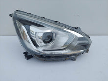 Laden Sie das Bild in den Galerie-Viewer, Frontscheinwerfer Mitsubishi Mirage II Space Star W3014 W3015 Xenon Rechts