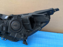 Laden Sie das Bild in den Galerie-Viewer, Frontscheinwerfer Opel Astra 662588537 LED Rechts Scheinwerfer Headlight