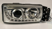 Laden Sie das Bild in den Galerie-Viewer, Frontscheinwerfer Iveco 5801745452 Links Scheinwerfer Headlight SCH5466666215fm