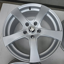 Laden Sie das Bild in den Galerie-Viewer, 4x Alufelge 17 Zoll 7.0" 5x112 38ET 3G0601025AB Skoda Superb III Octavia Kodiaq FEL5467539656ww