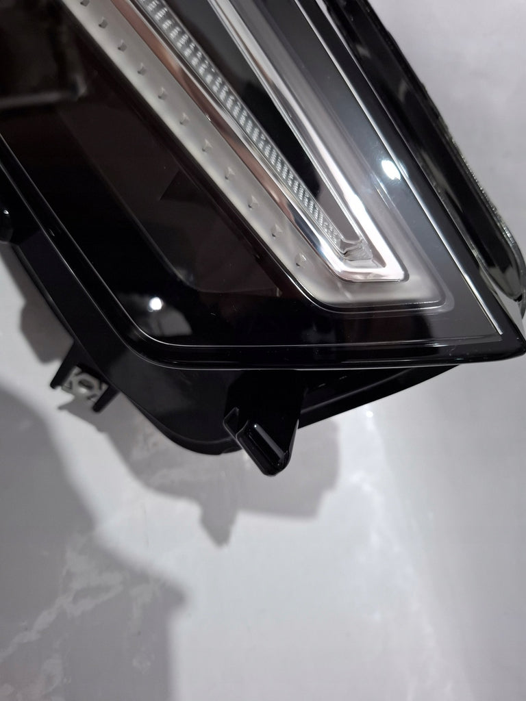 Frontscheinwerfer Seat Ateca 576941032C 1EX014 891-52 LED Rechts Headlight