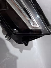 Laden Sie das Bild in den Galerie-Viewer, Frontscheinwerfer Seat Ateca 576941032C 1EX014 891-52 LED Rechts Headlight