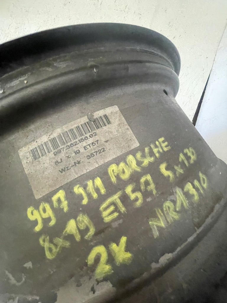 1x Alufelge 19 Zoll 8.0" 5x112 57ET 997362156 Porsche 971 Rim Wheel FEL3984707821km