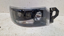 Laden Sie das Bild in den Galerie-Viewer, Frontscheinwerfer Renault 7421636312 Rechts Scheinwerfer Headlight