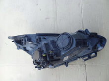 Laden Sie das Bild in den Galerie-Viewer, Frontscheinwerfer Opel Corsa D 13186381 89313290 Links Scheinwerfer Headlight SCH2082326599ot