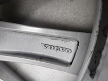 Laden Sie das Bild in den Galerie-Viewer, 1x Alufelge 18 Zoll 8.0" 5x108 42ET Glanz Silber 31445301 Volvo S90 V90 FEL6101671660fp