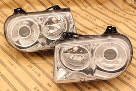 Frontscheinwerfer Chrysler 300 C 04805760AH Xenon Ein Stück (Rechts oder Links)