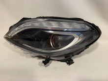 Laden Sie das Bild in den Galerie-Viewer, Frontscheinwerfer Mercedes-Benz W246 A2468207161 Links Scheinwerfer Headlight SCH8372375038tg