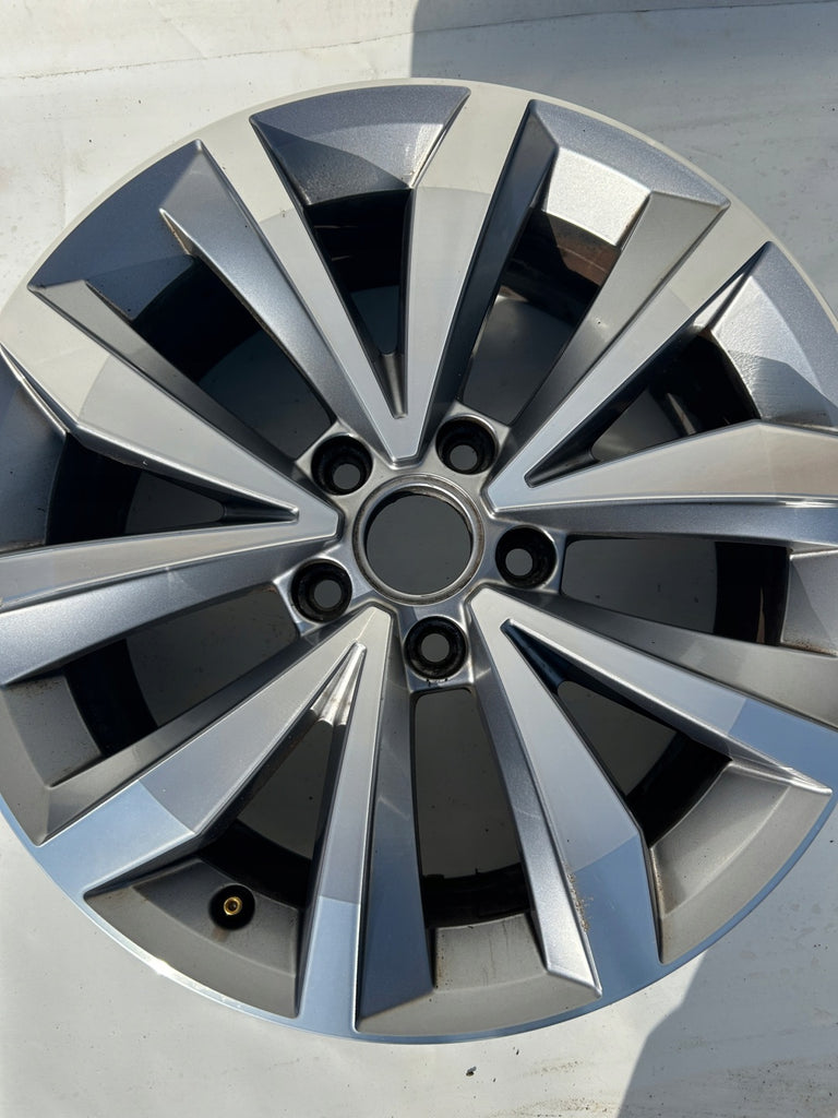 1x Alufelge 17 Zoll 7.0" 5x112 45ET Glanz 2GA601025K VW T-Roc Rim Wheel FEL2765796416cn