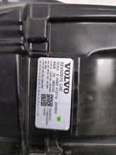 Laden Sie das Bild in den Galerie-Viewer, Frontscheinwerfer Volvo I 32450970 LED Rechts Scheinwerfer Headlight SCH5841551791ww