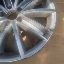 Load image into Gallery viewer, 1x Alufelge 18 Zoll 7.0" 5x112 43ET Glanz Silber 5N0601025AF VW Tiguan Rim Wheel FEL4562081064ve