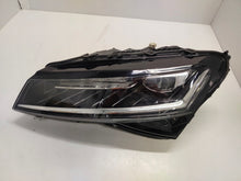 Laden Sie das Bild in den Galerie-Viewer, Frontscheinwerfer Skoda Superb III 3V1941015D Full LED Rechts oder Links