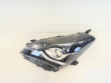 Laden Sie das Bild in den Galerie-Viewer, Frontscheinwerfer Toyota Yaris 21211BZLM Links Scheinwerfer Headlight SCH8617375534eq