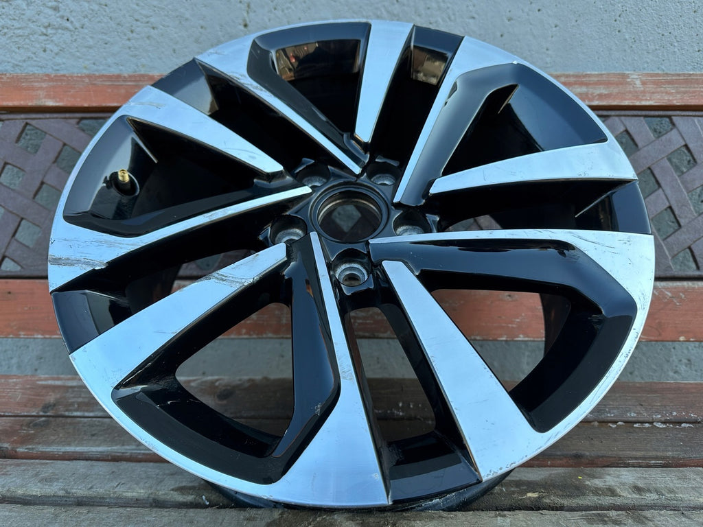 1x Alufelge 17 Zoll 7.0" 5x112 40ET 5NA601025AC VW Tiguan Rim Wheel