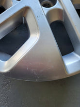 Laden Sie das Bild in den Galerie-Viewer, 1x Alufelge 17 Zoll 7.0&quot; 5x118 50ET 93459465 Opel Vivaro Rim Wheel