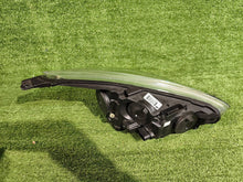 Laden Sie das Bild in den Galerie-Viewer, Frontscheinwerfer Ford Focus F17EB13W030 Links Scheinwerfer Headlight SCH2576573453jz