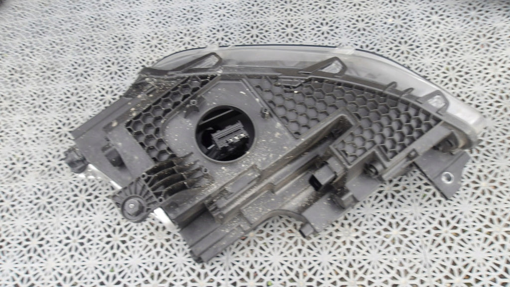 Frontscheinwerfer VW Caddy I 2K8941036AJ Rechts Scheinwerfer Headlight SCH2679708228ai