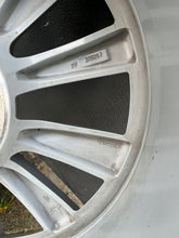 Laden Sie das Bild in den Galerie-Viewer, 1x Alufelge 19 Zoll 8.5" 5x114.3 40ET Glanz Silber 1044264-00-A Tesla Model 3 FEL2533766092il