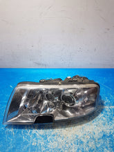 Laden Sie das Bild in den Galerie-Viewer, Frontscheinwerfer Skoda Superb Links Scheinwerfer Headlight