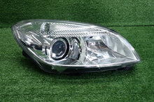 Laden Sie das Bild in den Galerie-Viewer, Frontscheinwerfer Skoda Fabia II 5J1941016B Rechts Scheinwerfer Headlight SCH1406252244vo